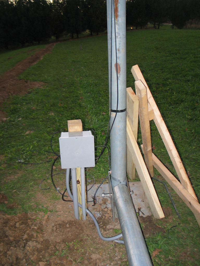 Junction box for power and wind sensor cables