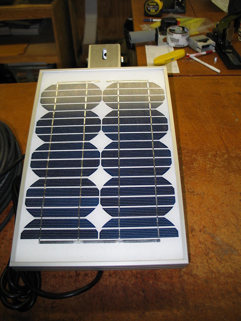 10 watt solar panel on pole / wall mount